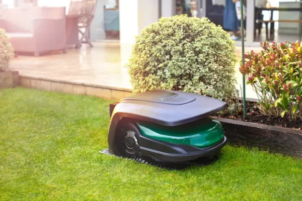 media (12) Robot tondeuse connecté ROBOMOW RK2000 – Jusqu’à 2000 m²