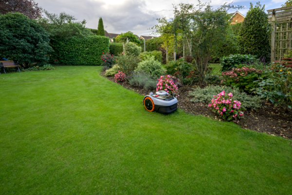 media Robot tondeuse Navimow i105E – Sans fil périmétrique – Surface jusqu’à 500 m²