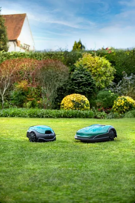 media (8) Robot tondeuse connecté ROBOMOW RK2000 – Jusqu’à 2000 m²