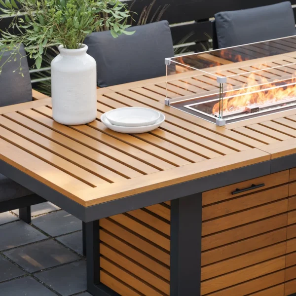 uploads_f27c5b69ba764f6d8306b0dcf6ed3834_ Table à manger d'extérieur Tevara de 240 cm (94,5") avec foyer au propane, réservoir dissimulé et pare-brise